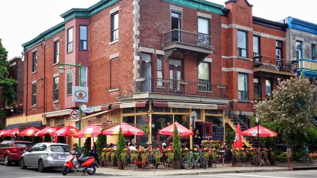 抗老+保湿双修！揭秘精华液中5大黄金成分的科学搭配法则