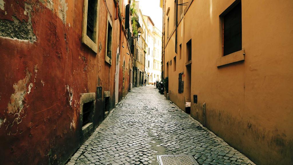 秋冬干皮自救指南：防晒喷雾+3步锁水法，告别干燥起皮！