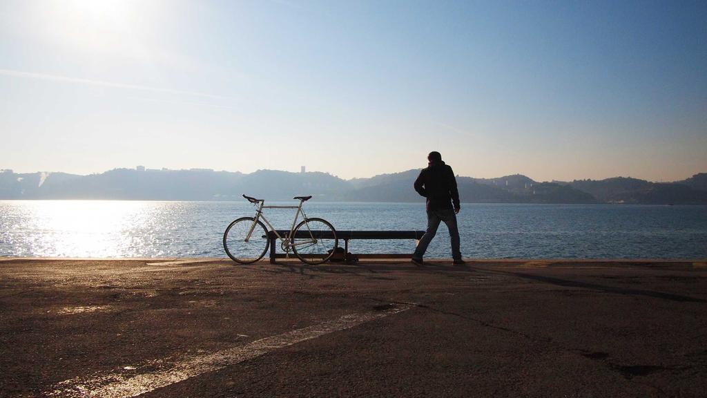 油性肌必看！身体乳+眼霜科学搭配指南，清爽护肤不踩雷