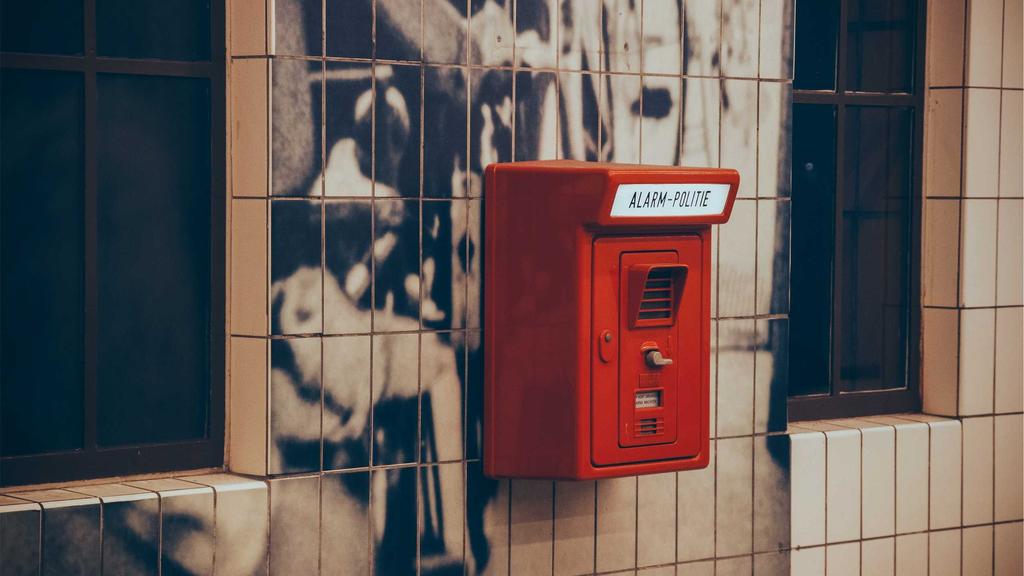 敏感肌自救指南：科学护肤+精准修护，告别泛红痘痘肌