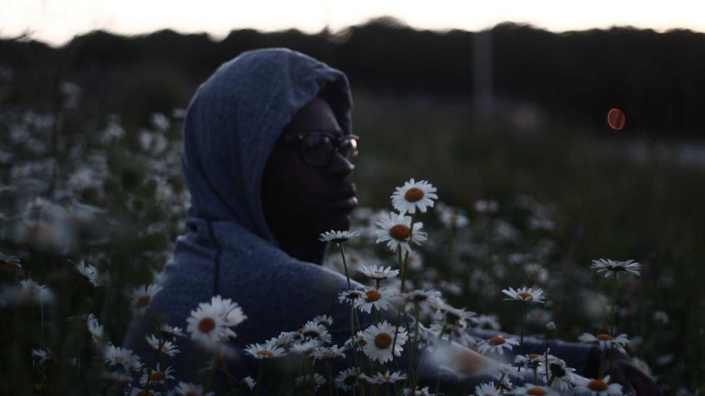 敏感肌自救指南：温和卸妆+科学修复+壬二酸使用指南