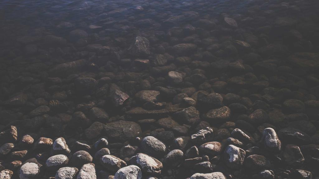 果酸焕肤+防晒喷雾+爽肤水：科学搭配打造无瑕肌