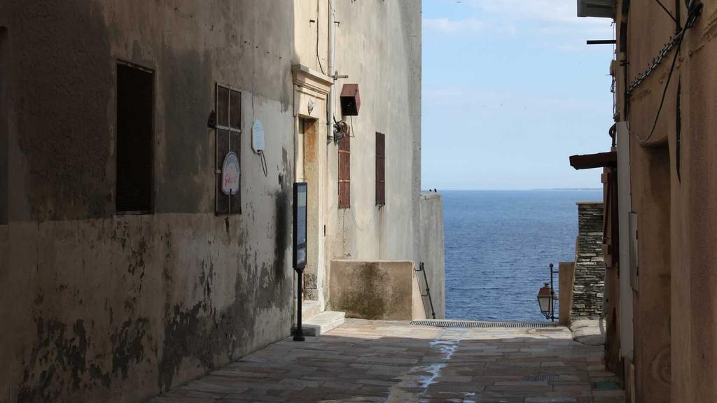 敏感肌自救指南：玻尿酸保湿+混合肌分区护理+眼霜红榜